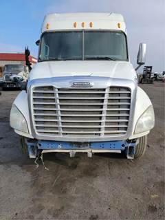 Freightliner Cascadia 125 Salvage Truck