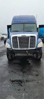 Freightliner Cascadia 125 Salvage Truck