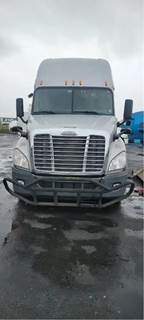 Freightliner Cascadia 125 Salvage Truck