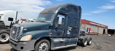 Freightliner Cascadia 125 Salvage Truck
