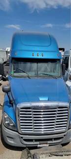 Freightliner Cascadia 125 Salvage Truck
