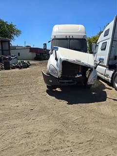 Freightliner Cascadia 125 Salvage Truck