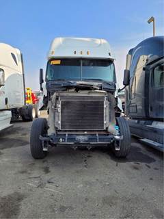 Freightliner Cascadia 125 Salvage Truck