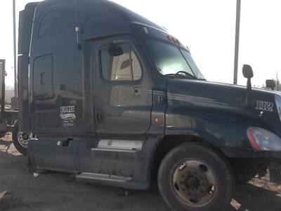 Freightliner Cascadia 125 Salvage Truck