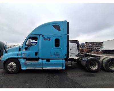 Freightliner Salvage Truck