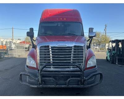 Freightliner Salvage Truck