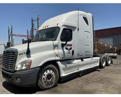 Freightliner Salvage Truck