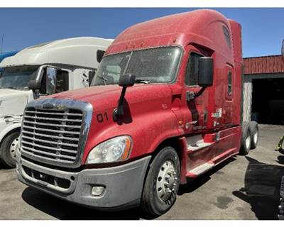Freightliner Salvage Truck