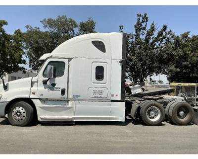 Freightliner Salvage Truck