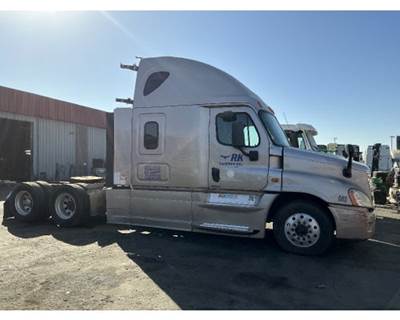 Freightliner Salvage Truck