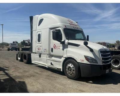 Freightliner Salvage Truck