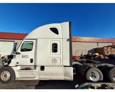 Freightliner Salvage Truck