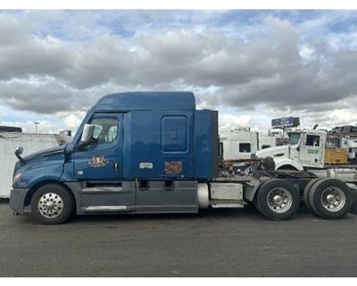 Freightliner Salvage Truck