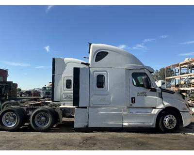 Freightliner Salvage Truck