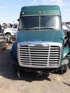 Freightliner Cascadia 132 Salvage Truck