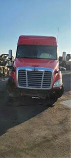 Freightliner Cascadia 132 Salvage Truck