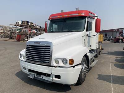 Freightliner Century Class 120 Salvage Truck