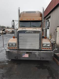 Freightliner Classic XL Salvage Truck