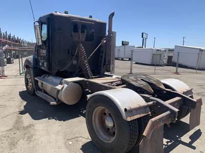 Freightliner Columbia 120 Salvage Truck