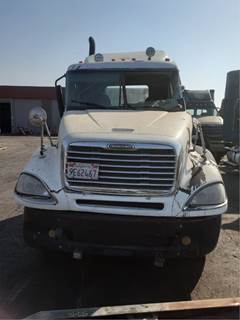 Freightliner Columbia 120 Salvage Truck