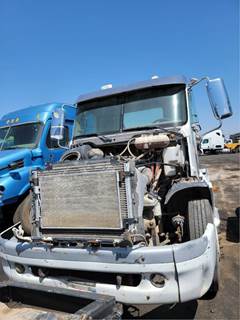 Freightliner Columbia 120 Salvage Truck