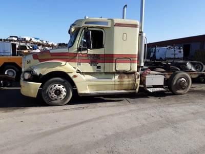 Freightliner Columbia 120 Salvage Truck