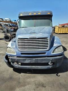 Freightliner Columbia 120 Salvage Truck