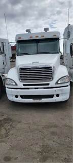 Freightliner Columbia 120 Salvage Truck