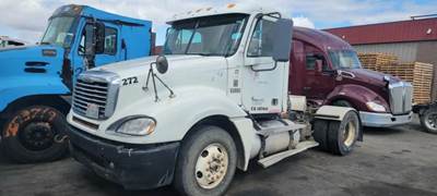 Freightliner Columbia 120 Salvage Truck