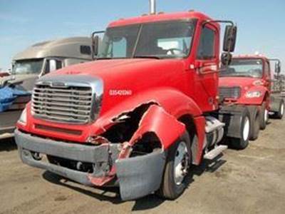 Freightliner Columbia 120 Salvage Truck