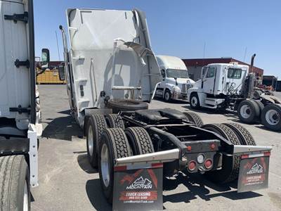 Freightliner Coronado 122 Salvage Truck