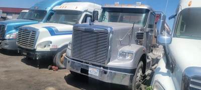Freightliner Coronado 122 SD Salvage Truck