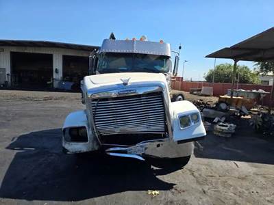 Freightliner Coronado Salvage Truck