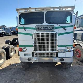Freightliner FL Cabover Salvage Truck