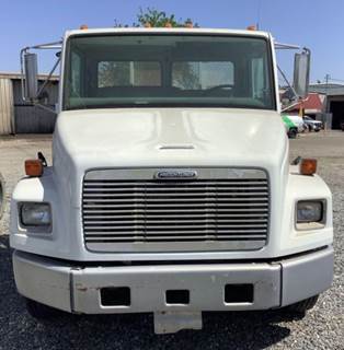 Freightliner FL60 Salvage Truck