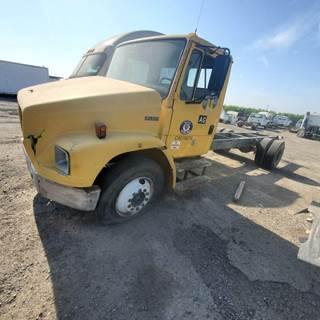 Freightliner FL60 Salvage Truck