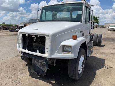 Freightliner FL70 Salvage Truck