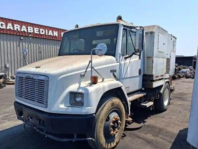 Freightliner FL70 Salvage Truck