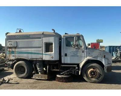 Freightliner FL70 Salvage Truck