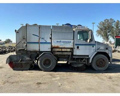 Freightliner FL70 Salvage Truck