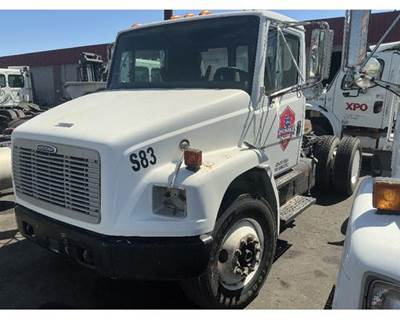 Freightliner FL70 Salvage Truck