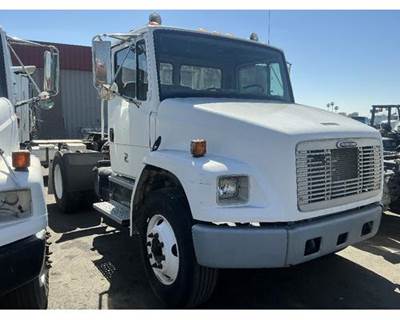 Freightliner FL70 Salvage Truck