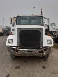 Freightliner FLC112 Salvage Truck