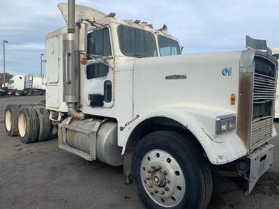 Freightliner FLC120 Salvage Truck