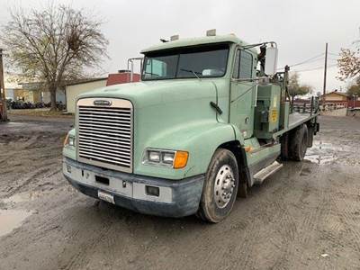 Freightliner FLD112 Salvage Truck