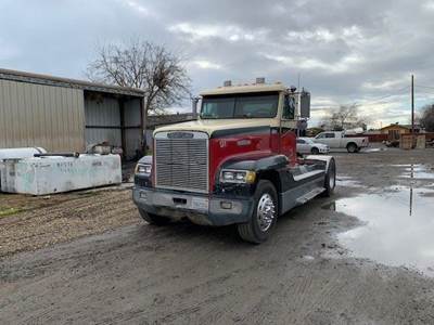 Freightliner FLD120 Salvage Truck