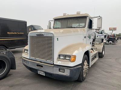 Freightliner FLD120 Salvage Truck