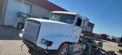 Freightliner FLD120 Salvage Truck