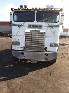 Freightliner FLT Salvage Truck
