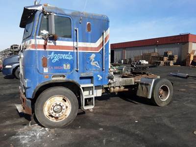 Freightliner FLT Salvage Truck